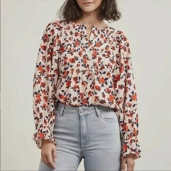 Elizabeth and James Tops - Elizabeth and James Floral Print Long Sleeve Pleated Front Blouse